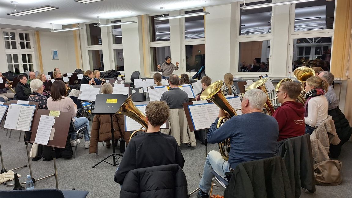 Regelmäßiger Probenbesuch zeichnet das Orchester aus. Bild: z
