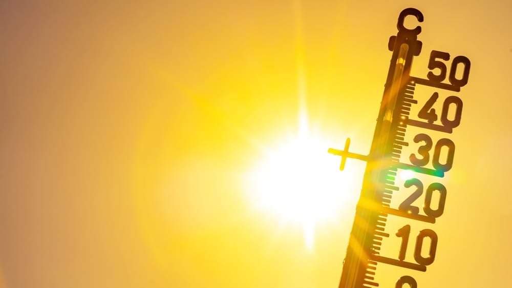 Eine neue Hitzewelle kündigt sich ab dem 18. Juli 2025 an, mit Temperaturen über 35 Grad und anhaltender Trockenheit.