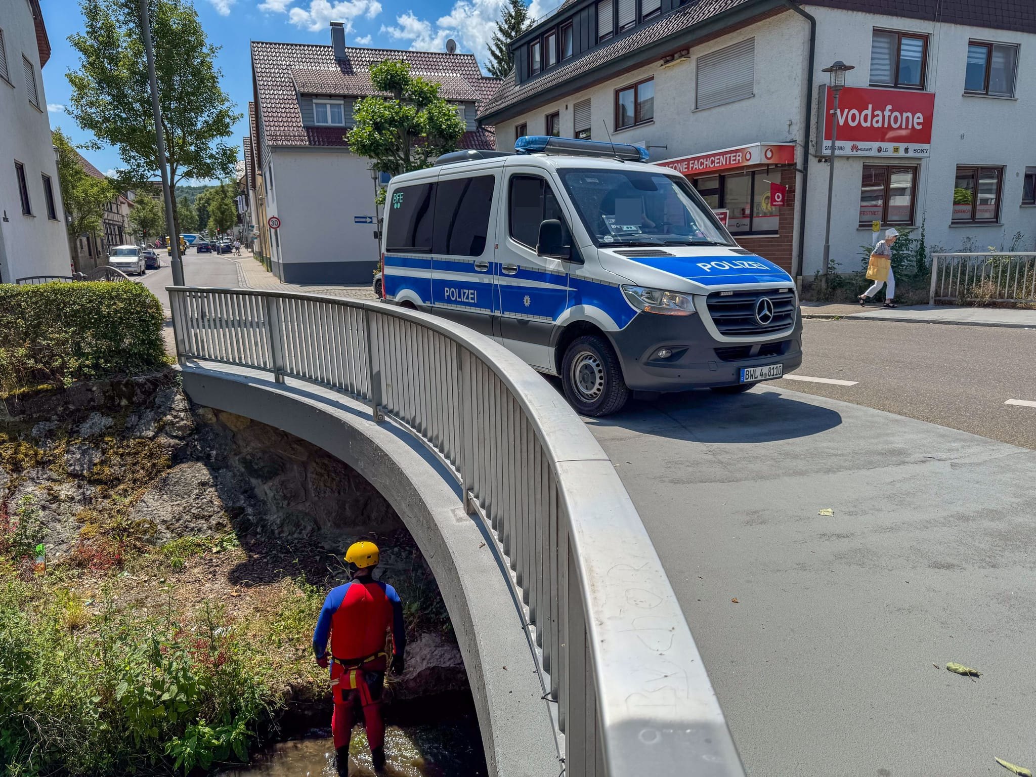 Fieberhaft suchten die Einsatzkräfte nach dem vermissten Baby.