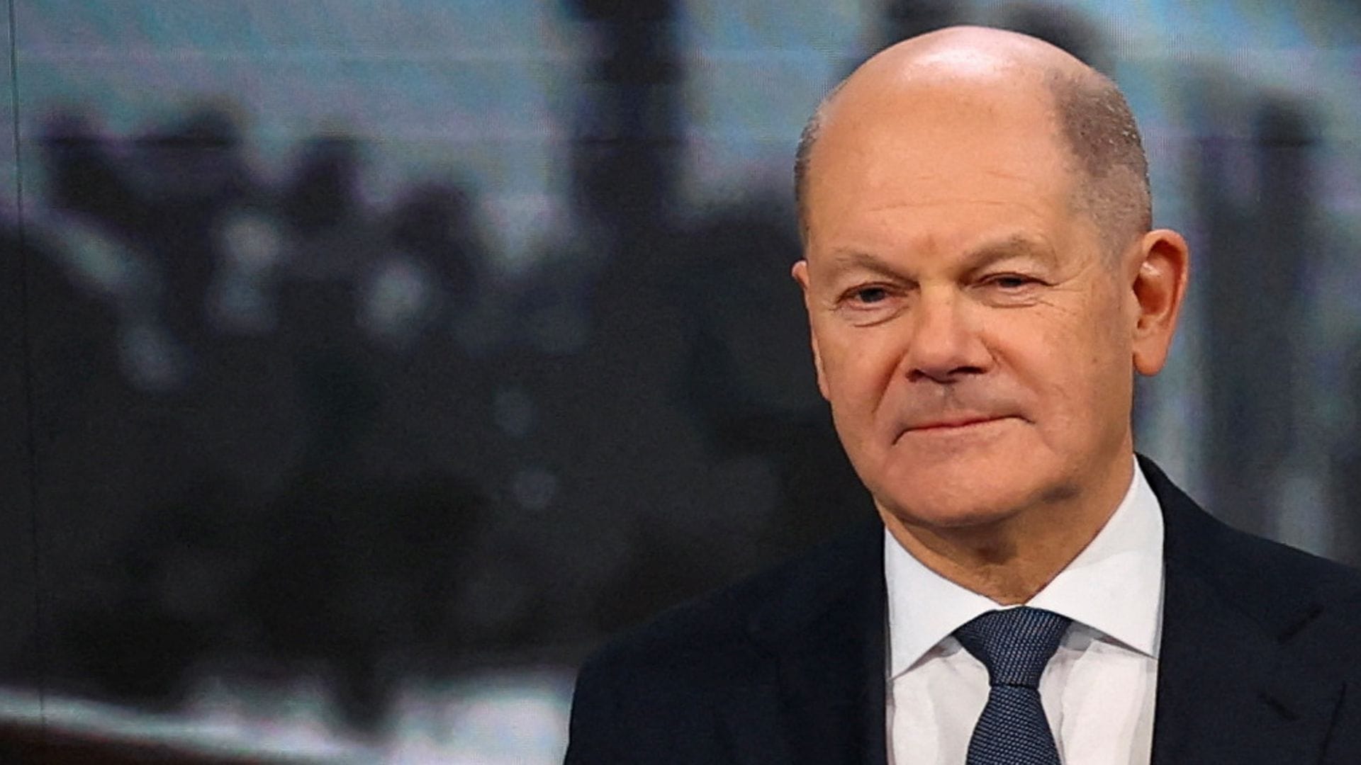 Kanzler Olaf Scholz (SPD)  führt seit dem 7. November 2024 eine rot-grüne Minderheitsregierung an.