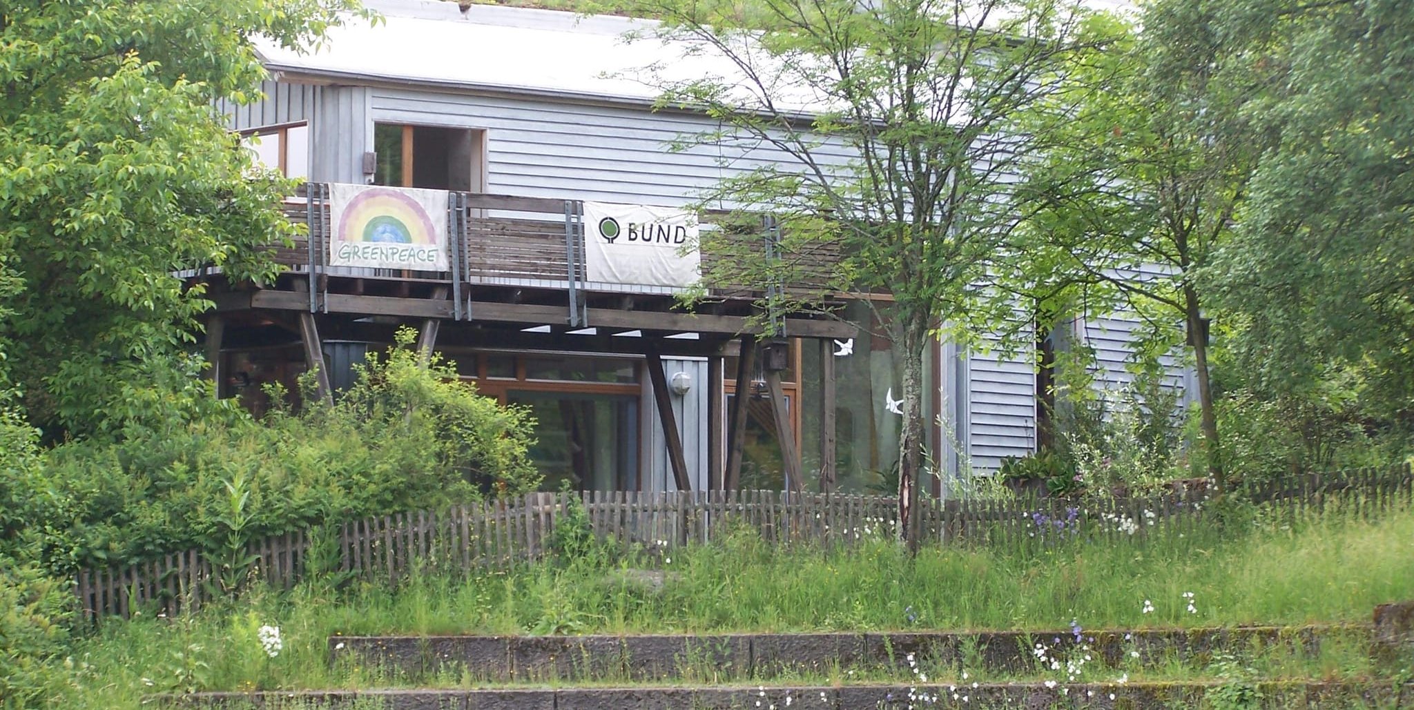 Im Sindelfinger Sommerhofenpark, hinter den Dampfbahnfreunden, befindet sich das Umweltzentrum des BUND.
