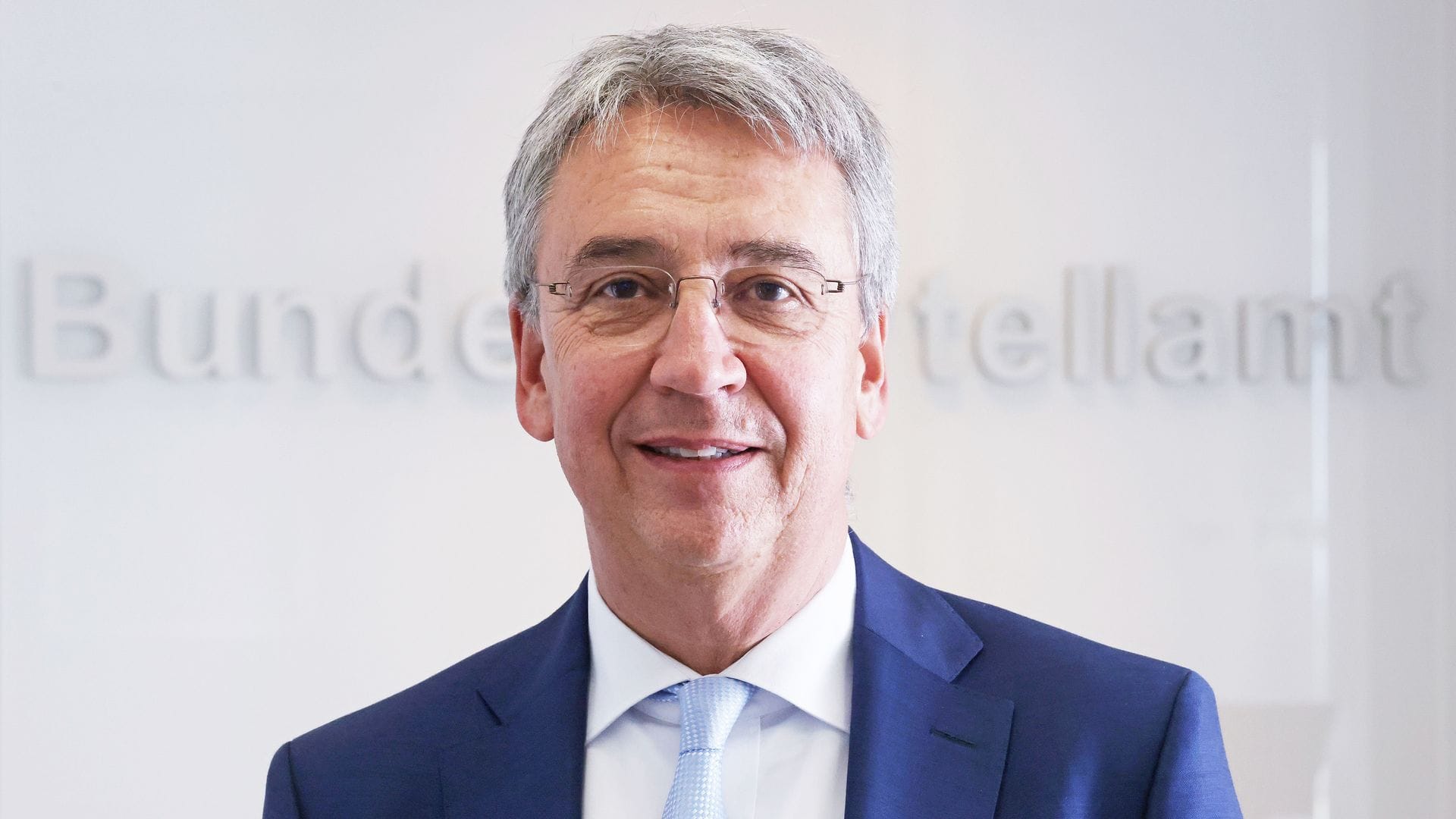 Deutschlands oberster Wettbewerbshüter Andreas Mundt äußert scharfe Kritik an Vodafone.