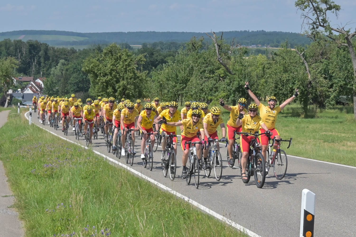 Seit 30 Jahren rollt die Tour Ginkgo jedes Jahr durch den süddeutschen Raum und sammelt Spenden zu Gunsten schwerkranker Kinder.
