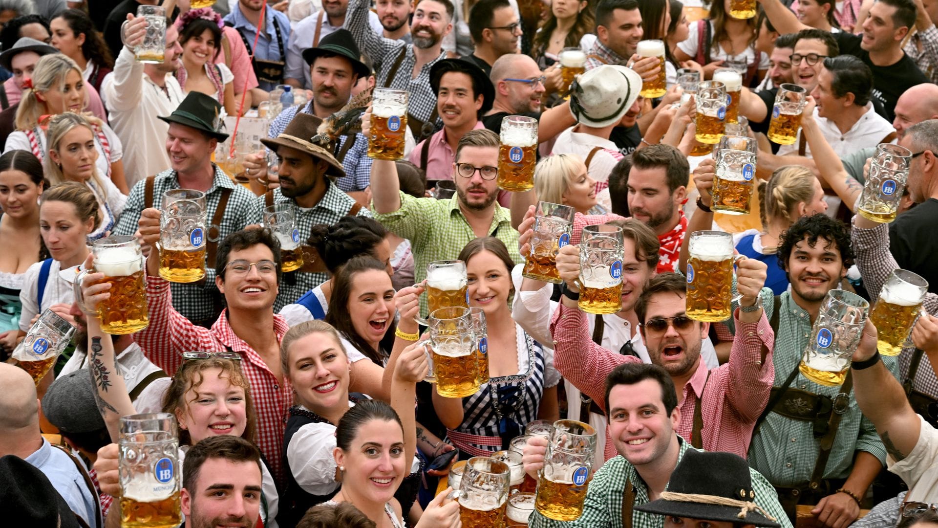 "Die Krüge hoch!" (Archivbild)