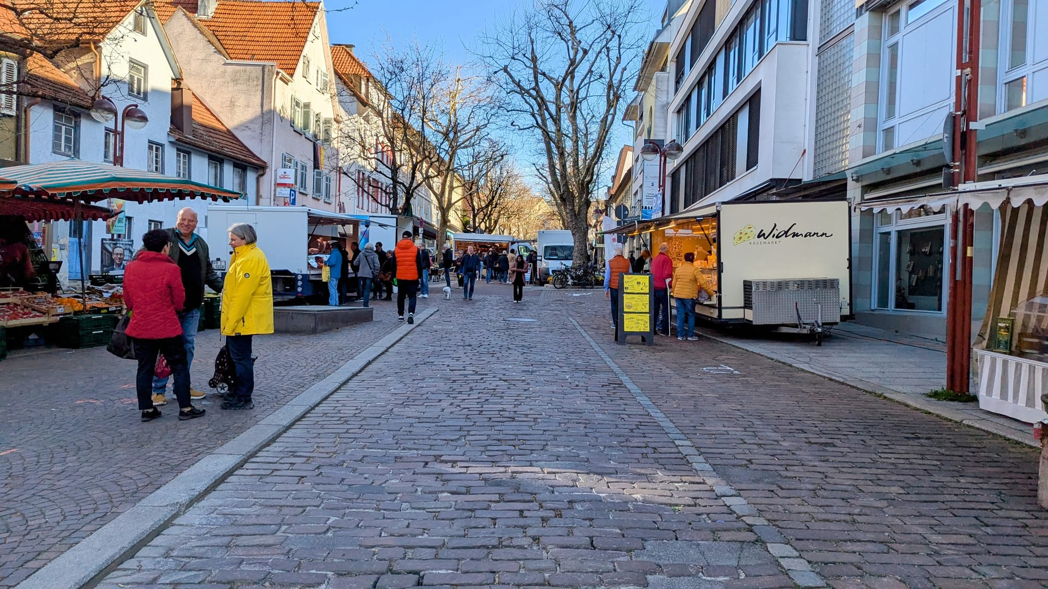 Bis Mitte 2026 ist die Planiestraße an Markttagen Standort für einige Beschicker.