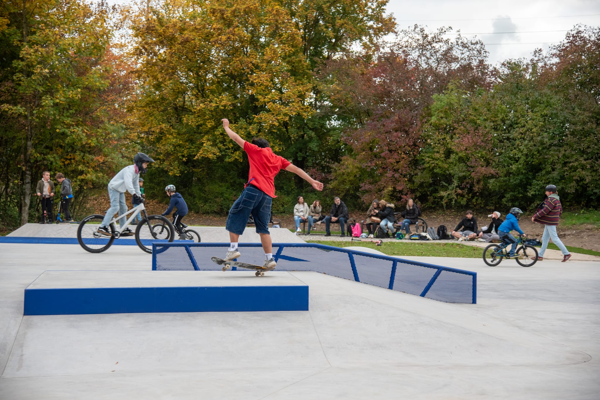 Ob mit Skateboard oder BMX-Rad: Die neue Anlage bietet für jedes Können die richtigen Elemente.