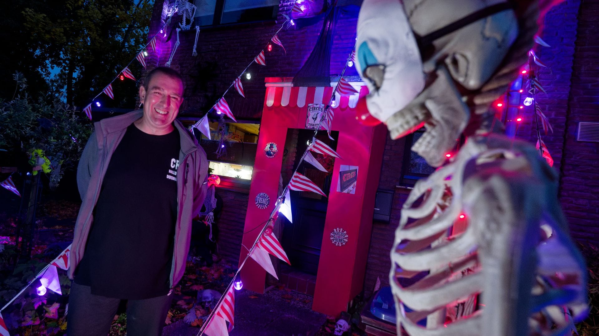 Er hat gut lachen: Dieses Jahr ist das Motto in Sven Wagners Halloween-Haus "Freak Circus".
