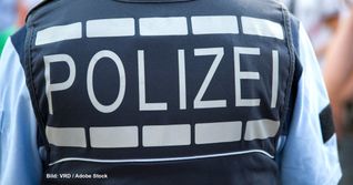 Die Polizei beschlagnahmte den Führerschein des Mannes.