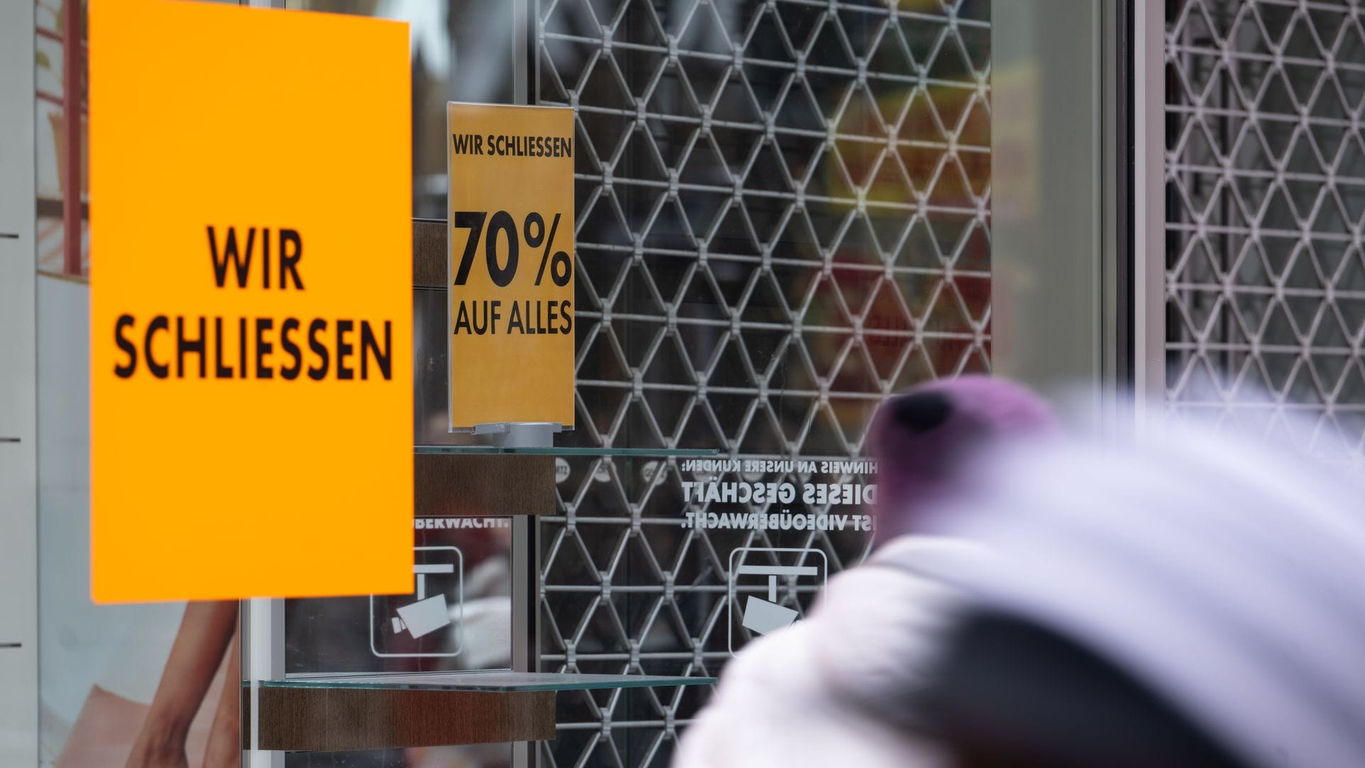 In Deutschland gibt es derzeit noch rund 300.000 Geschäfte, 2015 waren es noch etwa 372.000. (Archivbild)