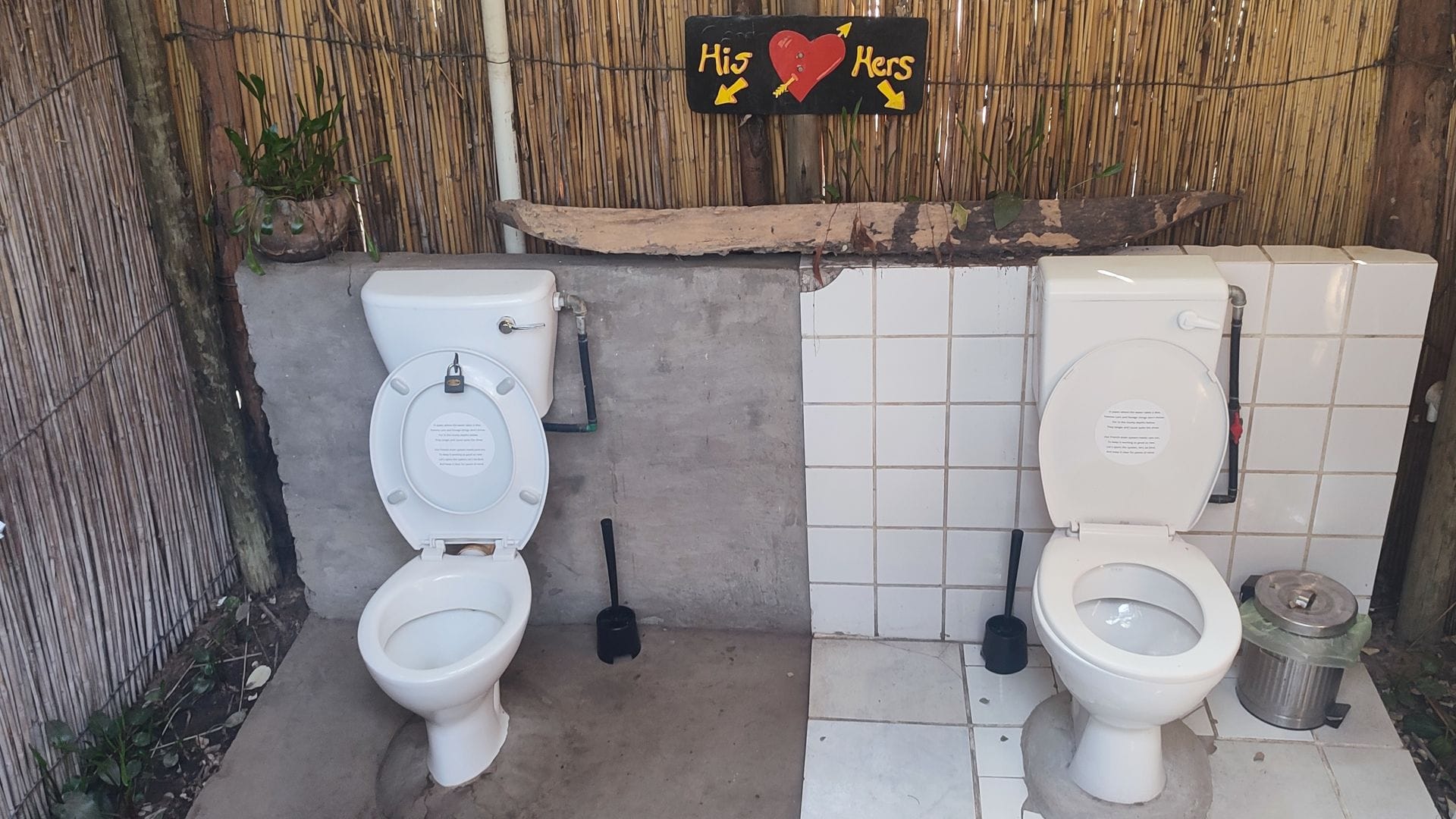 Im Ngepi-Camp in Namibia gibt es viele kuriose Toiletten, zur Freude der Touristen. (Archivbild)