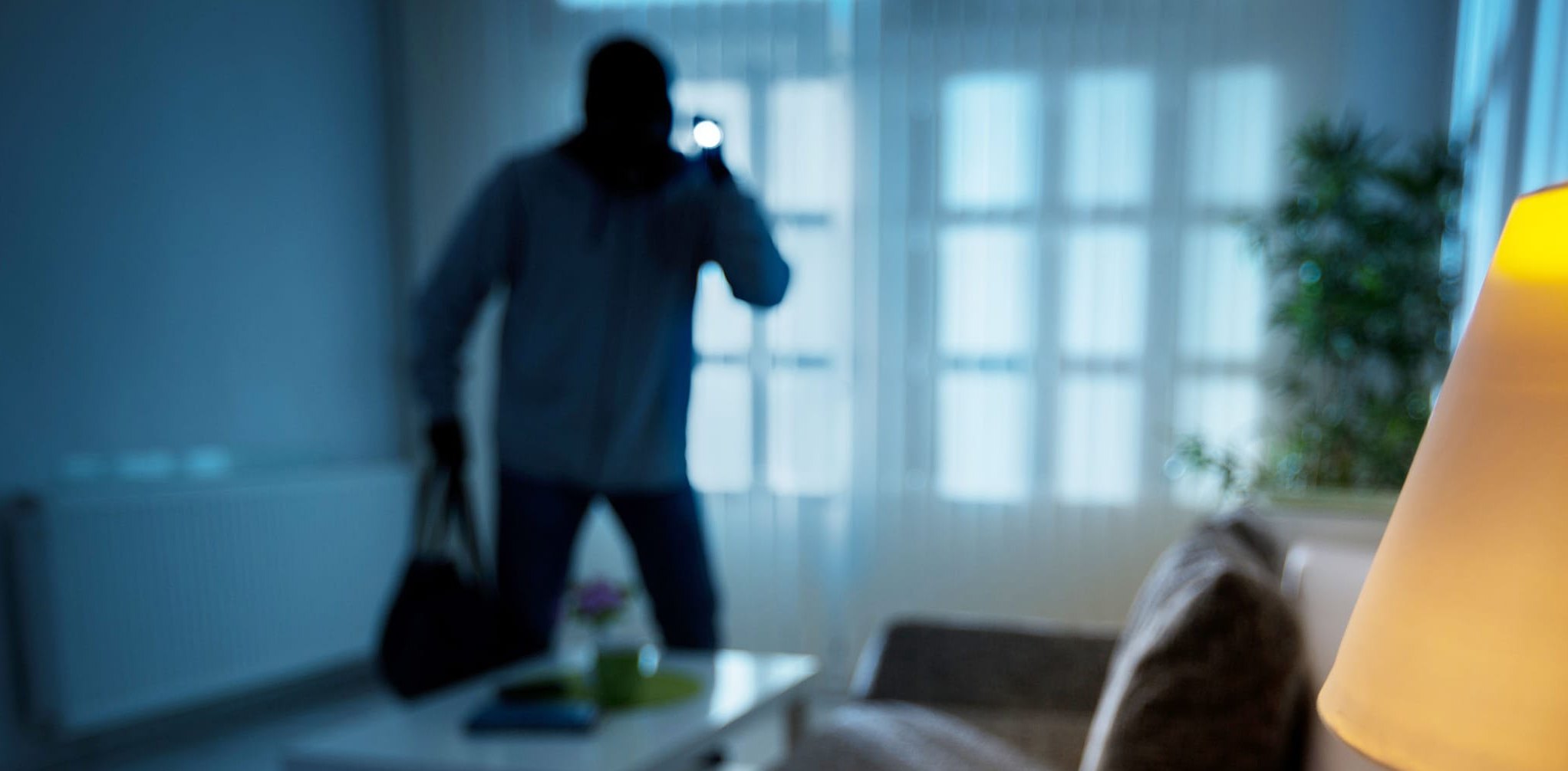 Die Täter kanem durch den Wintergarten in das Haus.