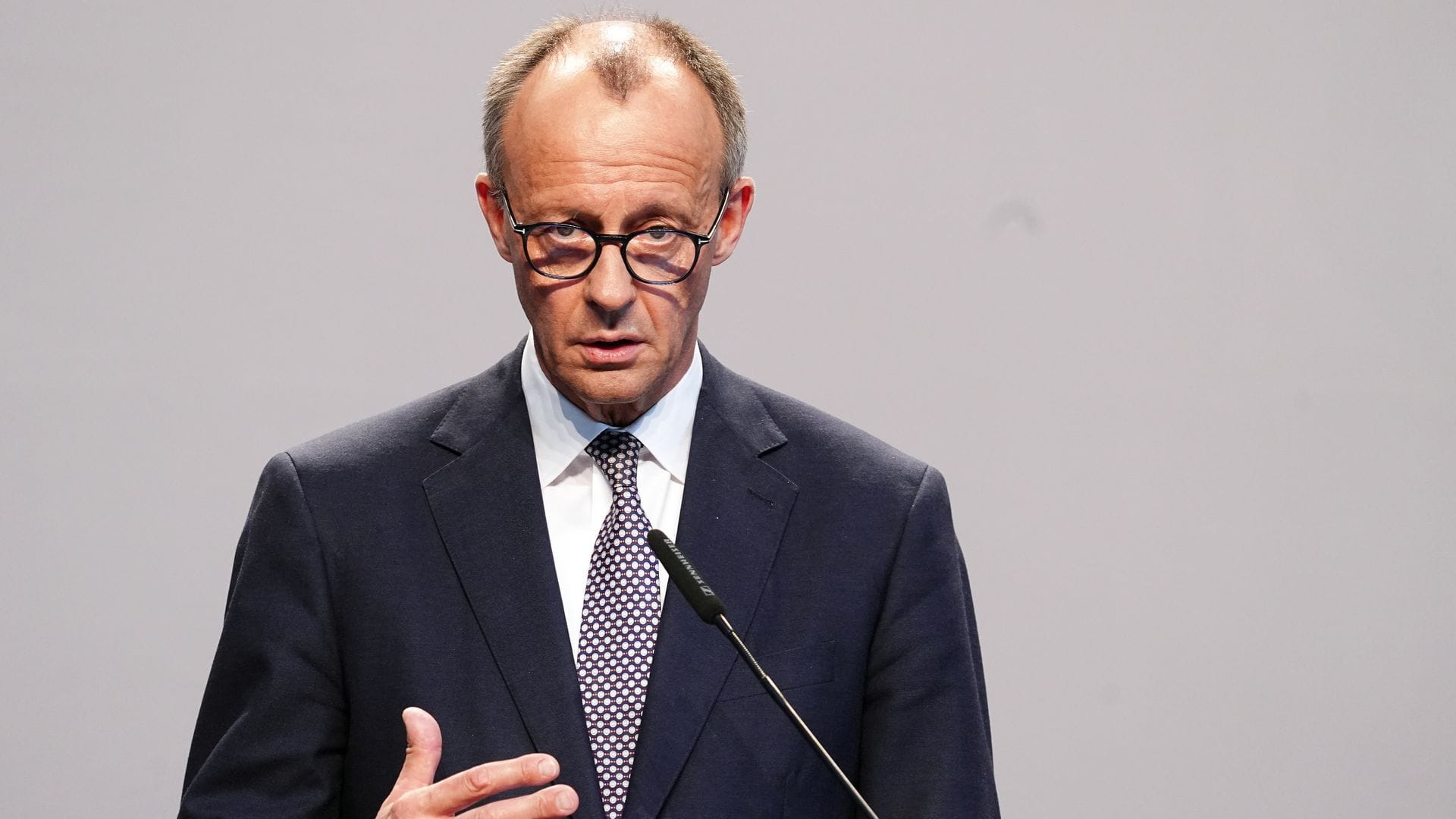 Kurzzeitig habe die Koalition auf der Kippe gestanden, sagt Merz. (Archivbild)