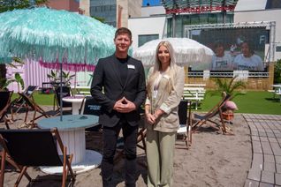 Freuen sich auf eine tolle Saison: Andreas Pohl, Center Manager Breuningerland, Caroline Marquet, Social Media Managerin Breuningerland.