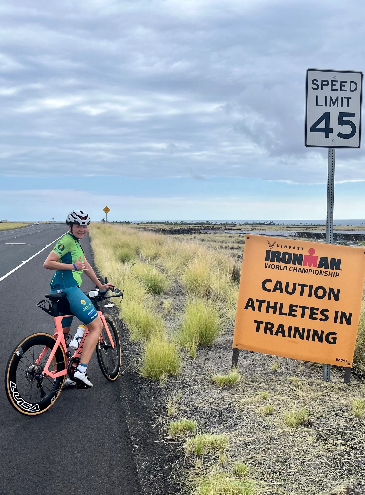 Luisa Moroff beim Rad-Training auf Hawaii. Die Darmsheimerin hat sich gut akklimatisiert. Bild: z