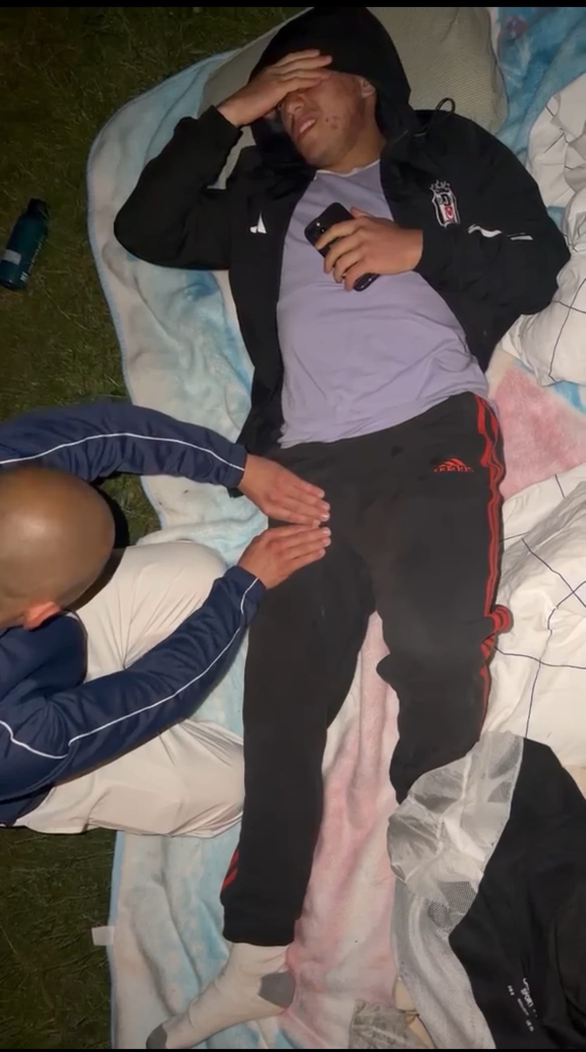 Besonders die Massagen und die Minuten danach, als er wieder gelaufen ist, waren extream schmerzhaft