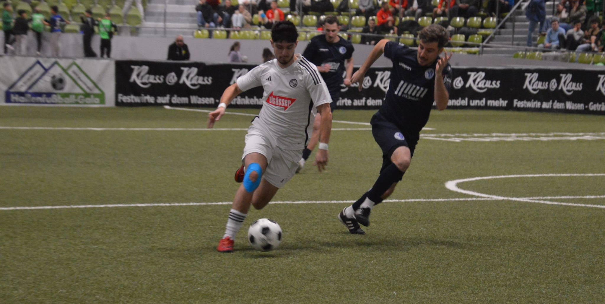 Artan Ademi (links) und der VfL Sindelfingen spieltem in deen ersten drei Hauptrundenspielen groß auf, kassierten dann aber eine 1:6-Niederlage gegen den Qualifikanten SV 08 Laufenburg.