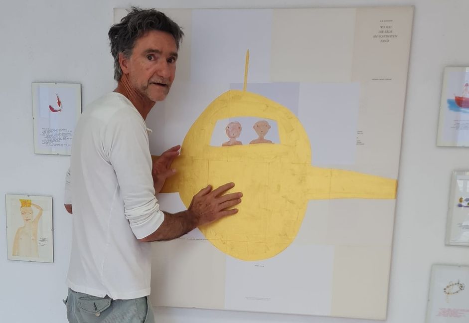 Das Foto mit Frank Lukas zeigt die einzige Leinwand in der Ausstellung, das Bild, in das auch Blattgold aus Venedig eingearbeitet ist, heißt „Wo ich die Erde am schönsten fand“.