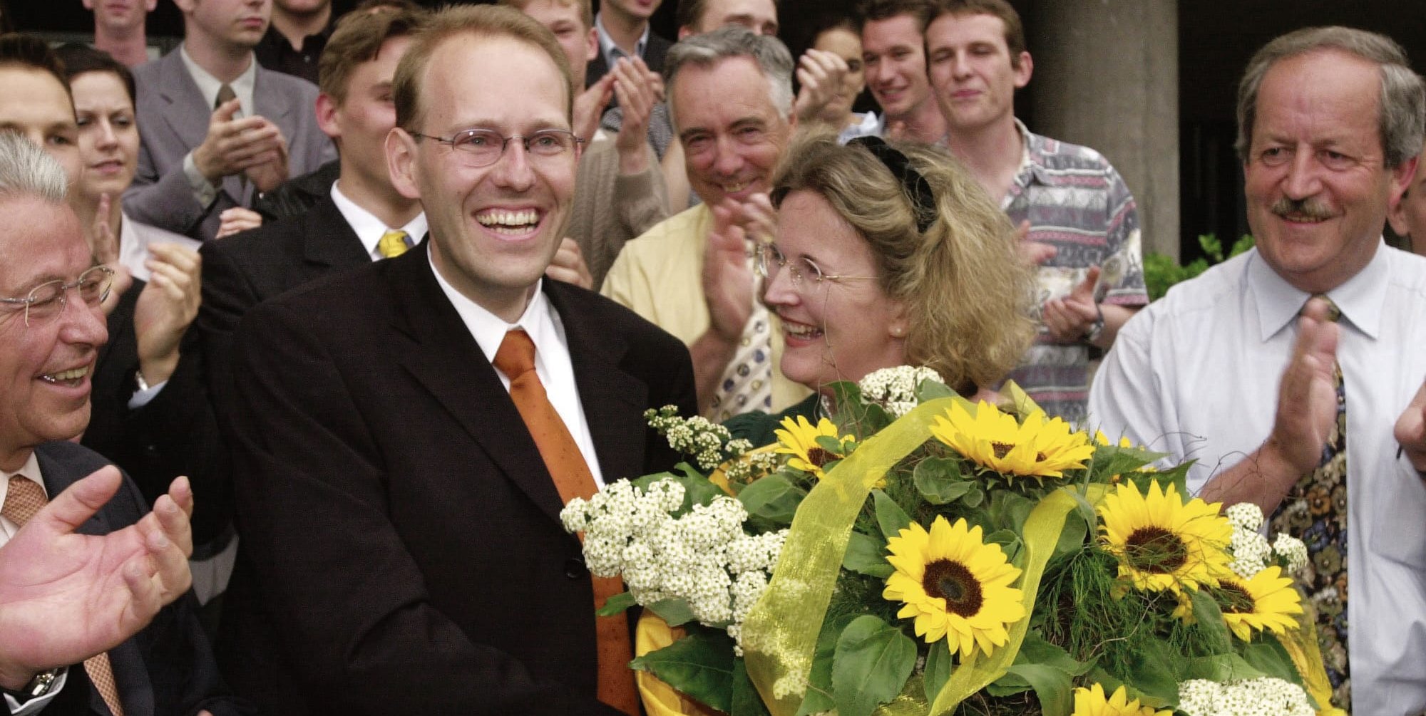 Am 27. Mai 2001 wählt Sindelfingen Dr. Bernd Vöhringer zum neuen Oberbürgermeister. Mit 32 Jahre ist er der jüngste OB Deutschlands.