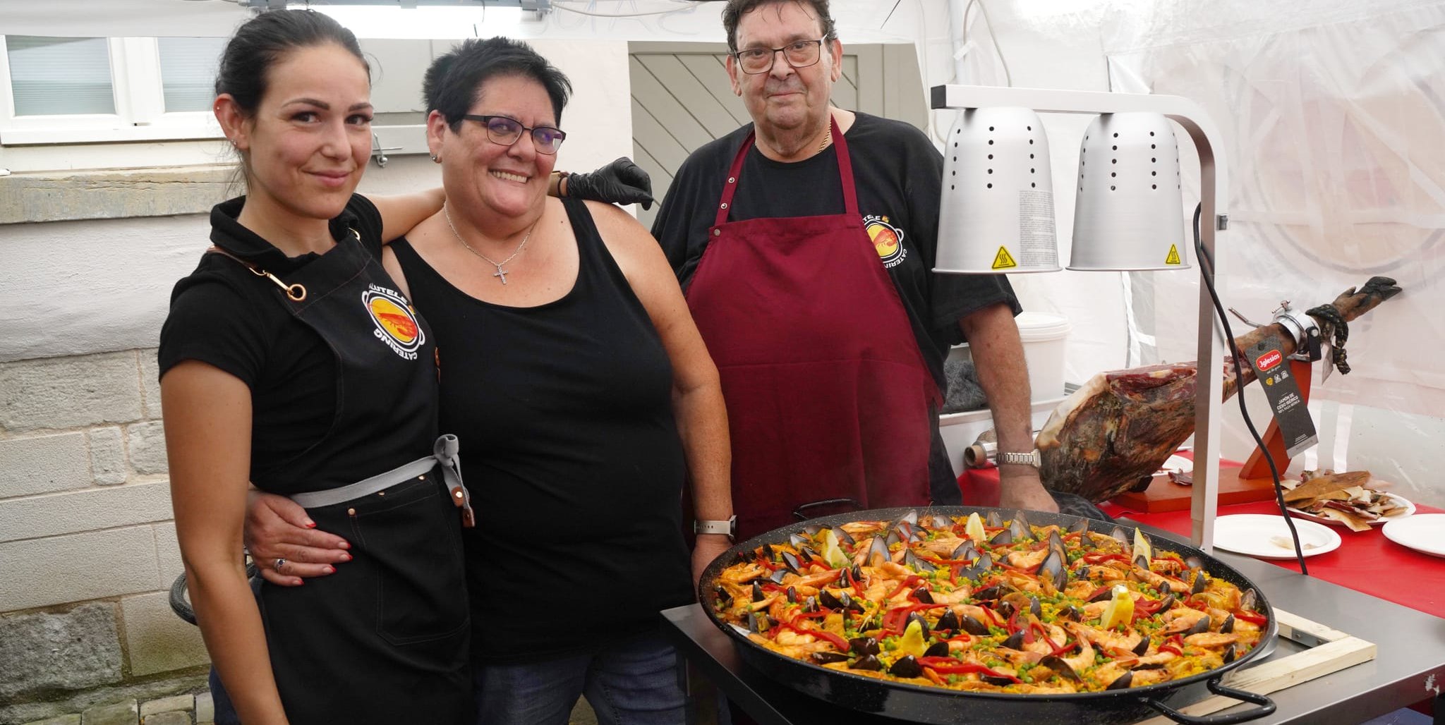 Die erste Paella ist fertig.