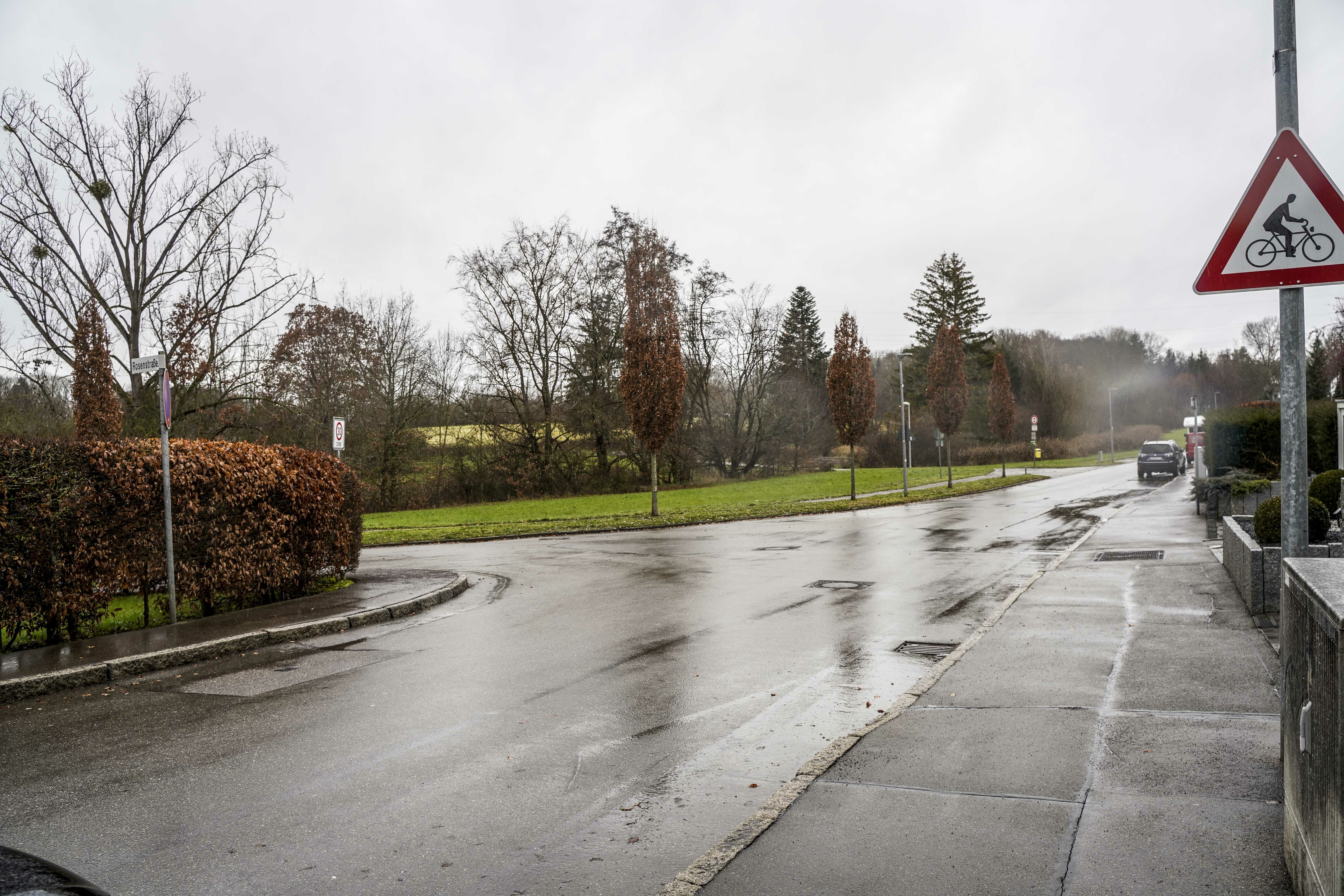 Die Sperrung ist aufgehoben. Die Maichinger Straße ist wieder befahrbar. Bild: Dettenmeyer