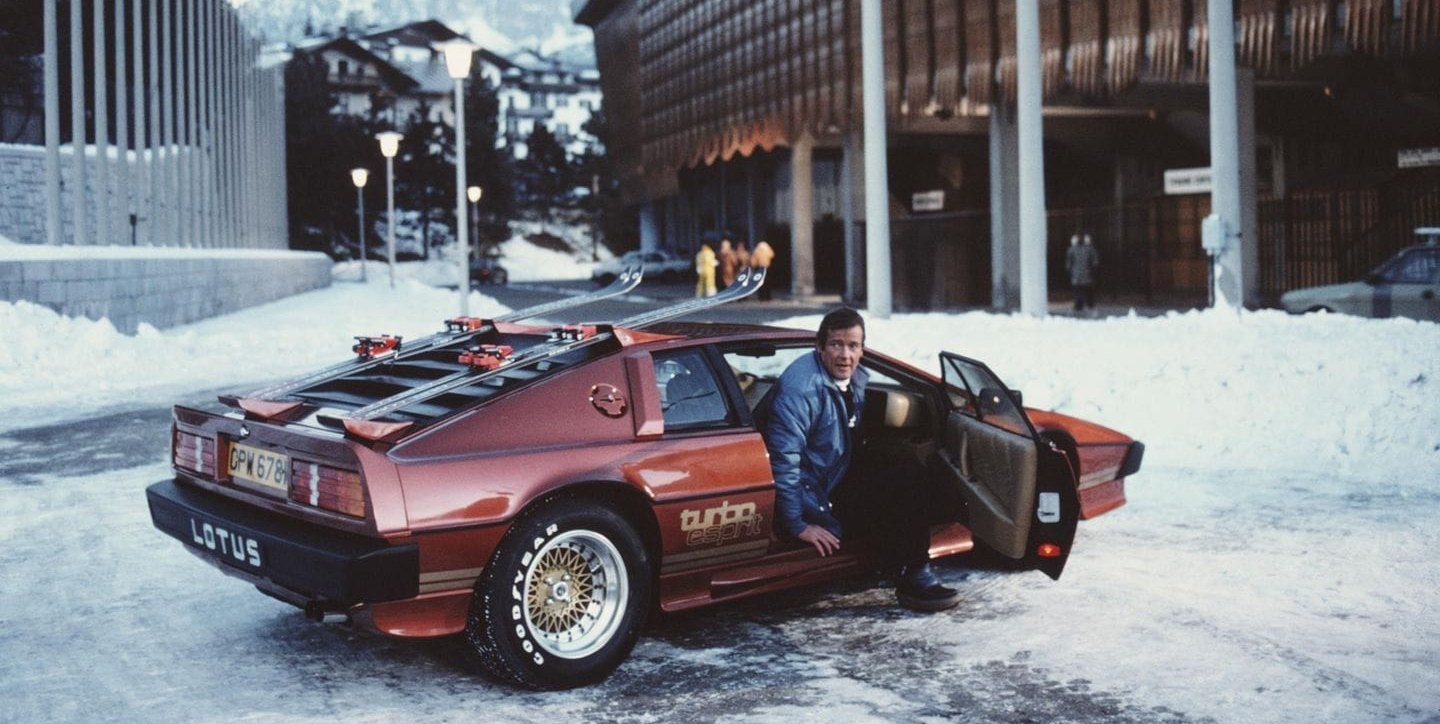 Roger Moore und sein Lotus „In tödlicher Mission“.