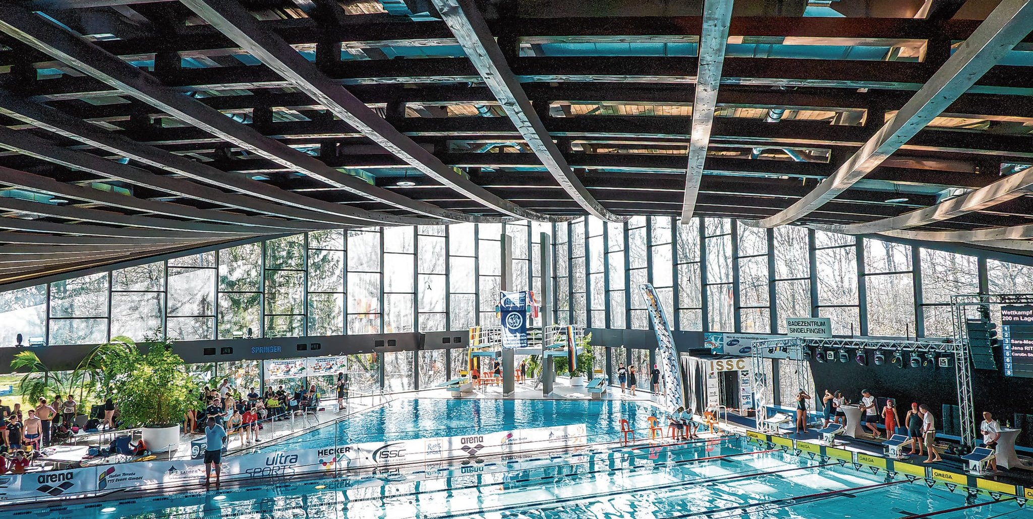 Das Badezentrum mit seinem charakteristischen Hallendach.