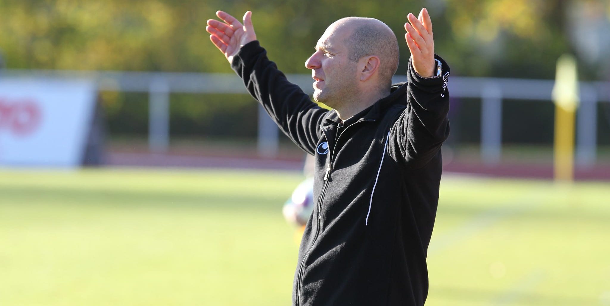 Niko Koutroubis will am Sonntag mit den Sindelfingen Ladies Werbung für den Frauen-Fußball machen. Bild: Eibner
