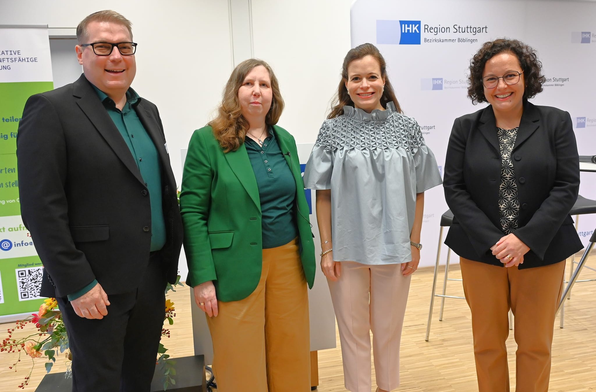 IHK-Bezirkskammer-Präsident Andreas Weeber (von links) und die aus drei Frauen bestehende Diskussionsrunde: Petra Bösner-Handelmann, Bonita Grupp und Marion Oker.