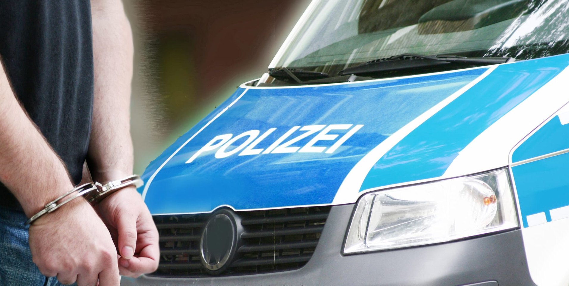Der junge Mann wurde in Handschellen abgeführt.