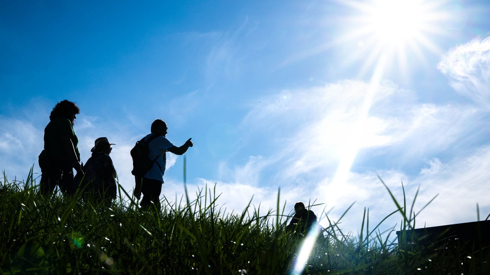 Der Samstag bringt Sonnenschein und sommerliche Temperaturen, die vor Herbsteinbruch noch einmal genossen werden sollten. (Archivbild)