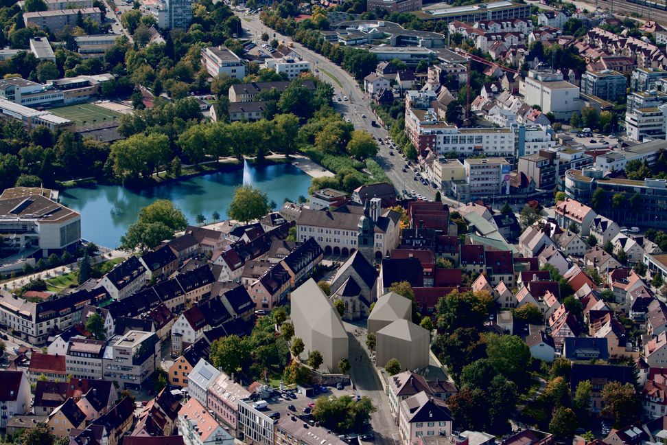 So könnte der Schlossberg nach einer Neubebauung einmal aussehen. Ob es auch so kommt, steht allerdings in den Sternen - denn aus dem Gemeinderat gibt es inzwischen erste Stimmen, die das angedachte Projekt wieder zu den Akten legen wollen. Bild: Barkow/Leibinger