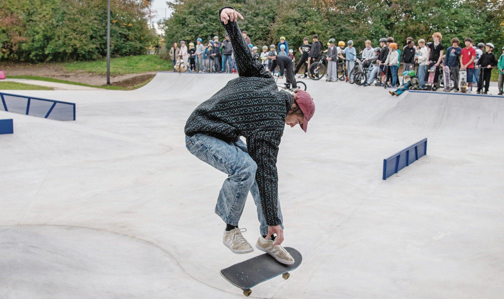 Cooler Sprung auf der neuen Skateanlage.	Bild: Nüßle