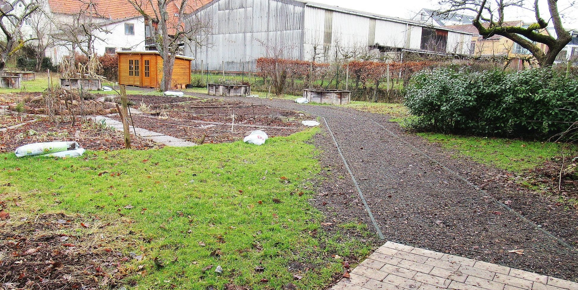Der Interkulturelle Garten befindet sich zwischen Murkenbach und Brunnenstraße, direkt gegenüber dem Seilgarten-Spielplatz.