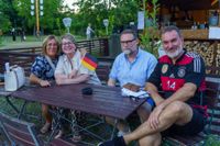 Deutschland-Fans feiern den Sieg gegen die Elfenbeinküste im Böblinger Bootshaus