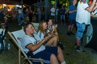 Deutschland-Fans feiern den Sieg gegen die Elfenbeinküste im Böblinger Bootshaus