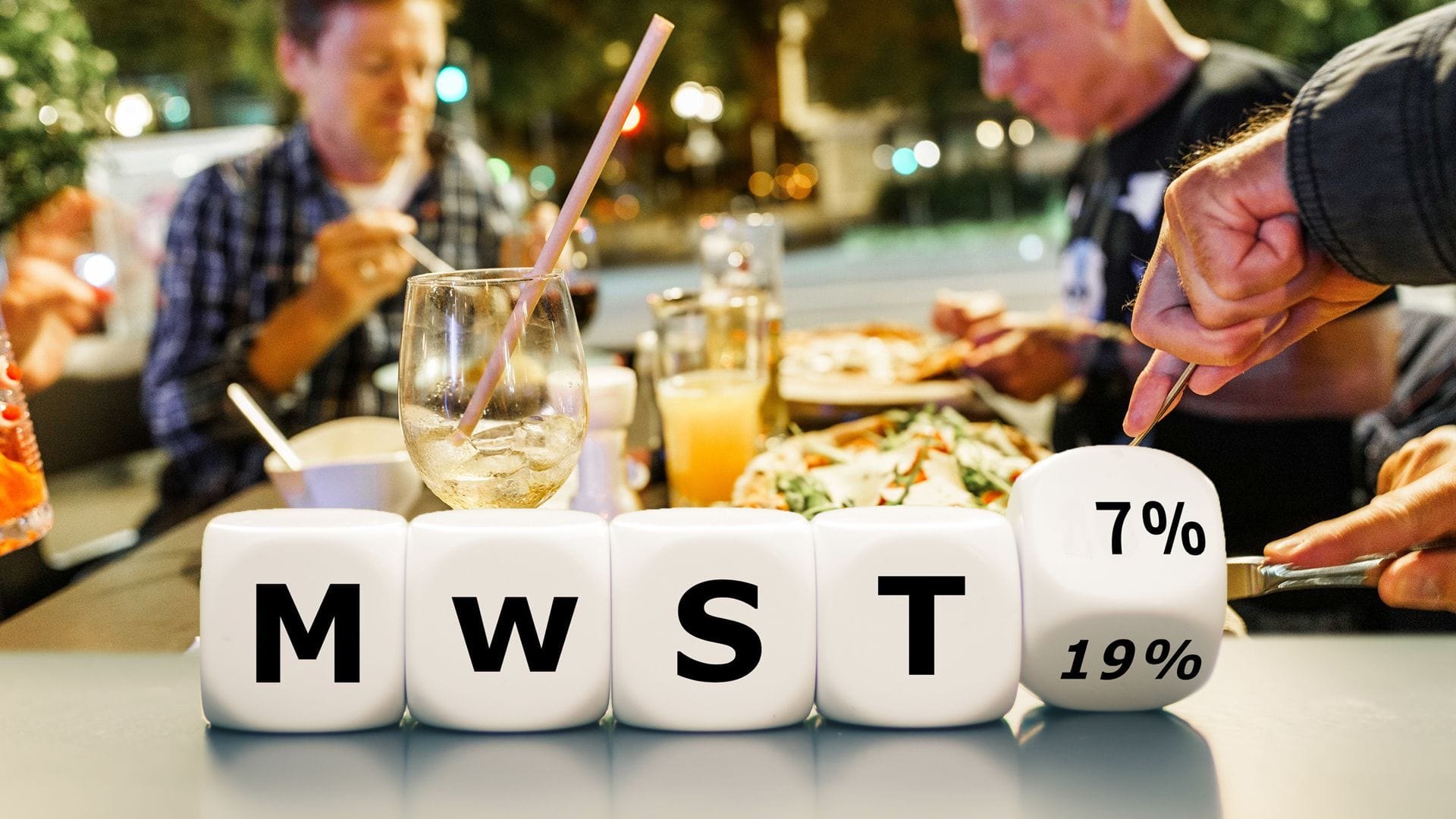 Seit Januer gilt wieder die reduzierte Mehrwertsteuer aus Corona-Tagen von sieben statt 19 Prozent auf Speisen in  Restaurants.