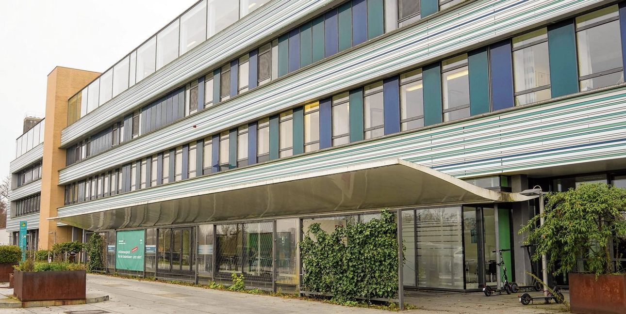 Der Eingang ins Böblinger Krankenhaus. Hier soll der Technologie- und Innovationscampus entstehen.