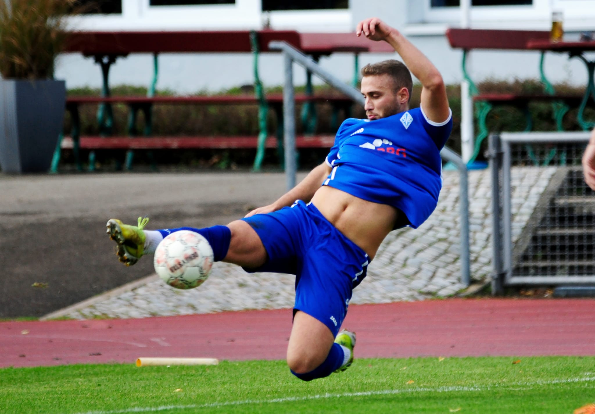 Trägt ab sofort wieder das Trikot des Fußball-Landesligisten SV Böblingen: Torjäger Semih Emirzeoglu Bild: photostampe