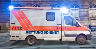 Die 66-Jährige wurde ins Krankenhaus gebracht. 	Bild: Adobe Stock