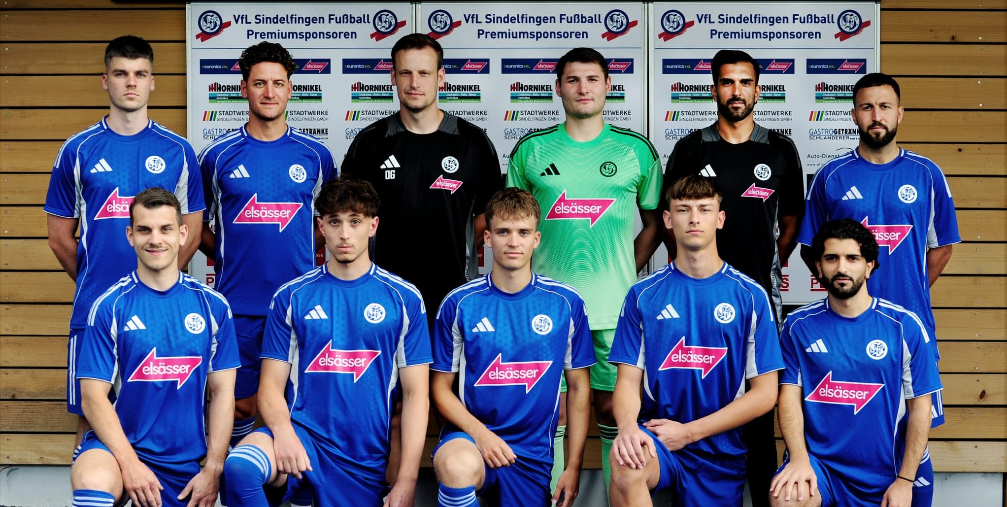 Finn Edelmann, Felix Dreher, Athletiktrainer Oliver Glotzmann, Alexander Bachmann, Co-Trainer Luis Rodrigues, Tahir Bahadir. (hintere Reihe von links), Timo Krauß, Robin Zell, Luis Walter, Niko Daniel Kotecki, Metehan Kizilagil (vorne von links). Bild: phototostampe