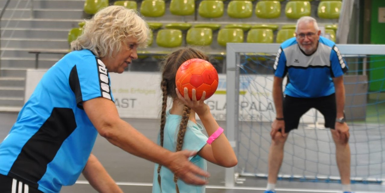Handball beim 17. Fitnesstag in Sindelfingen.