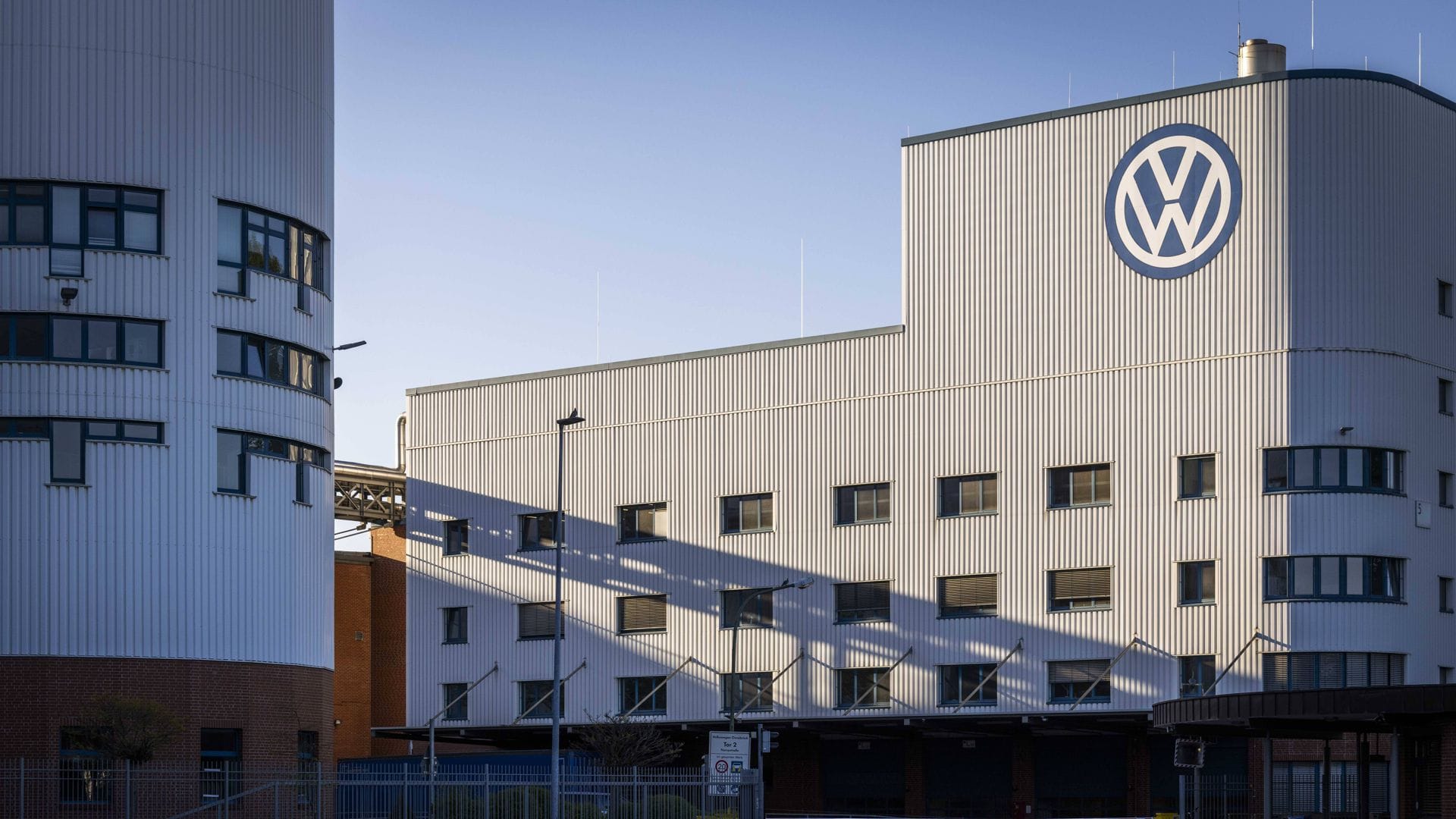 Das VW-Werk in Osnabrück könnte künftig Militärfahrzeuge produzieren (Archivfoto).