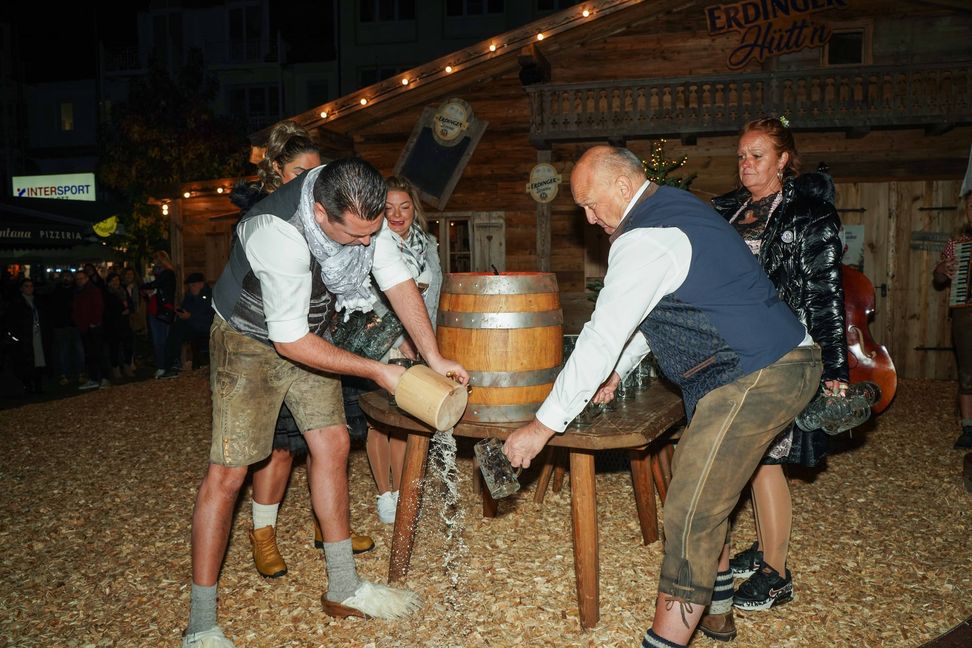 Der erste Schlag sitzt.