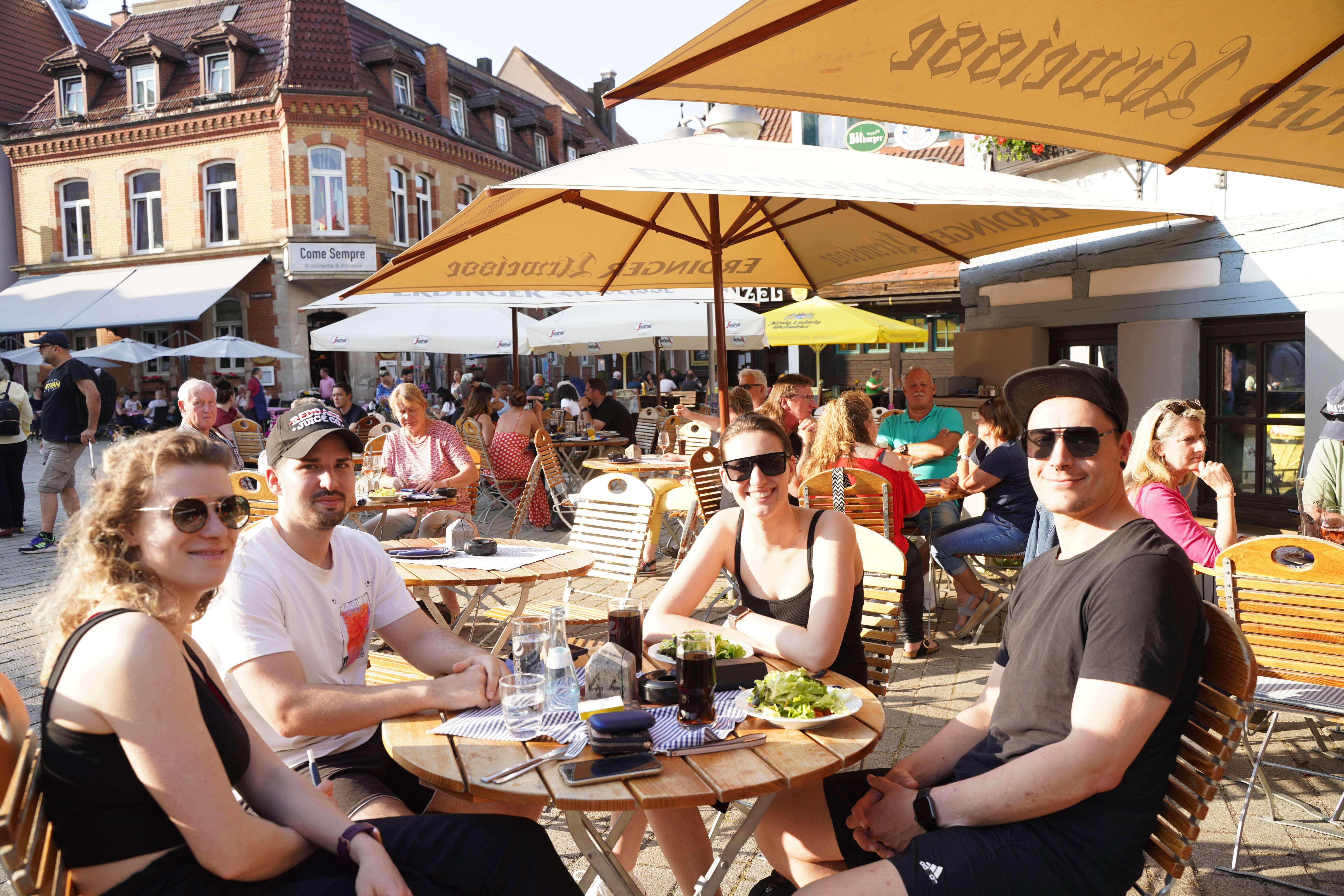 Sommer, Sonne, Wettbachplatz: So lässt es sich aushalten. Bild: Dettenmeyer