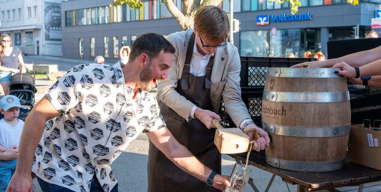 Fassanstich mit OB Markus Kleemann.