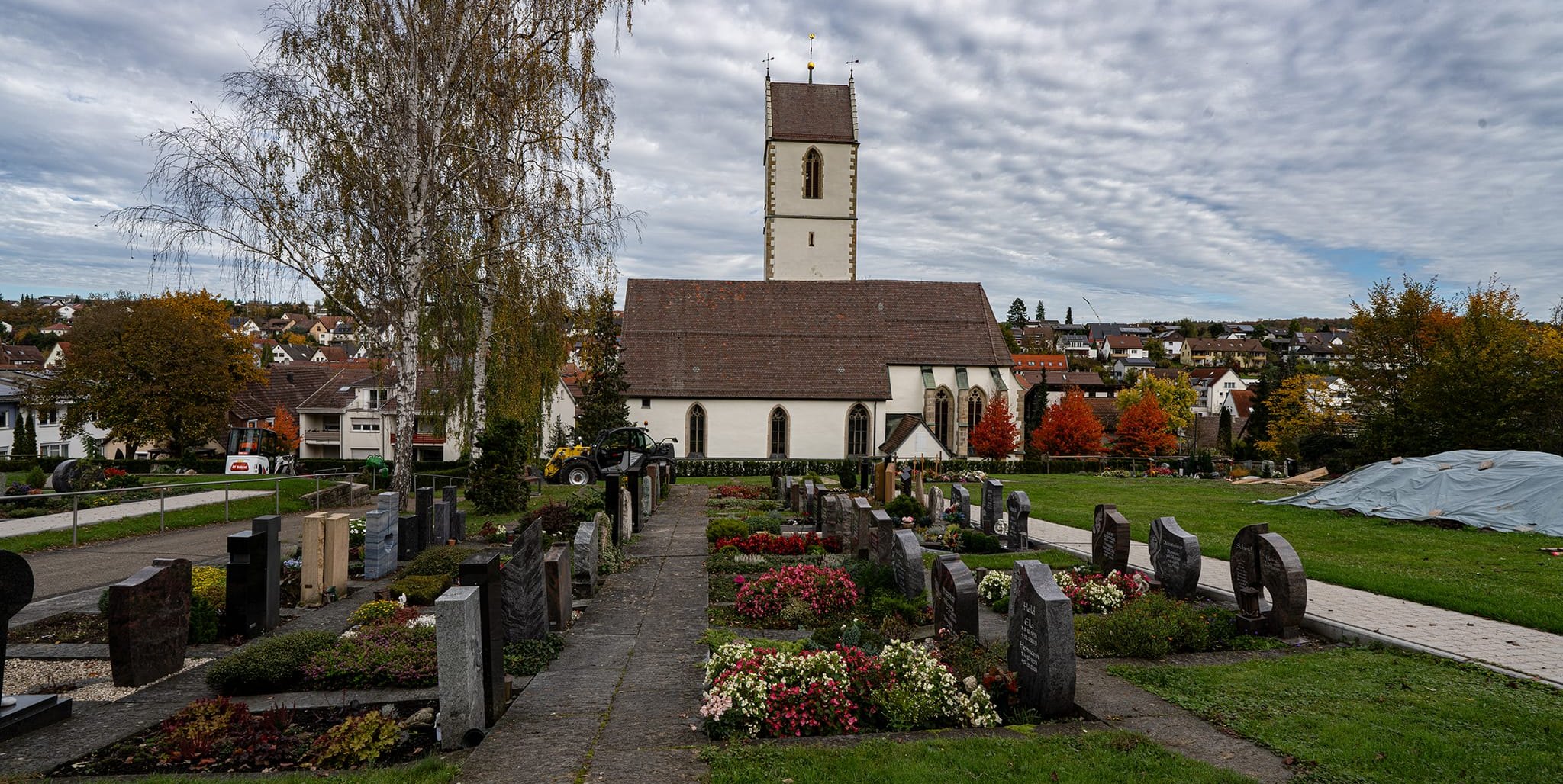 Auf dem Friedhof in Aidlingen sollen Wege instandgesetzt werden.