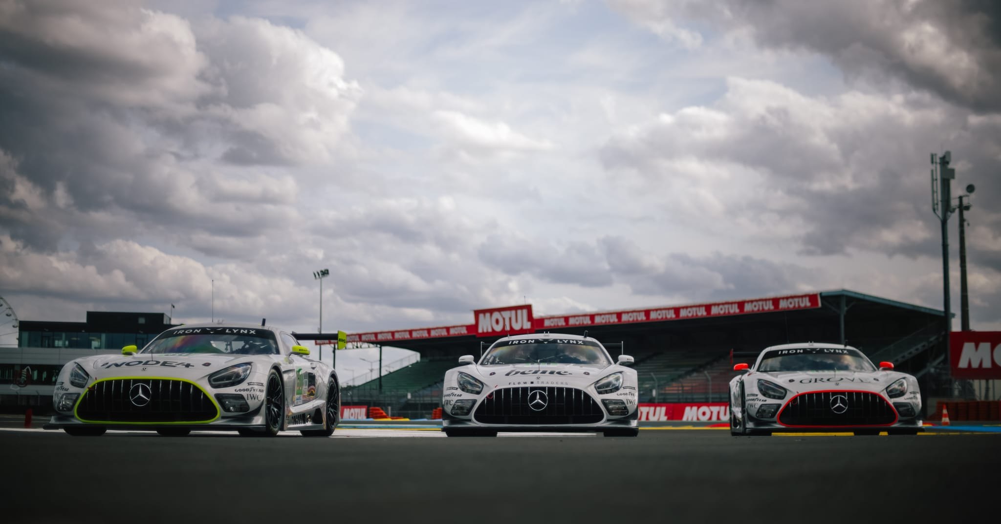 Höhen und Tiefen lagen für die Mercedes-AMG Rennfahrzeuge eng beieinander.
