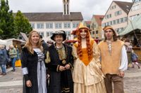 Buntes Treiben beim Böblinger Mittelaltermarkt auf dem Schlossberg.