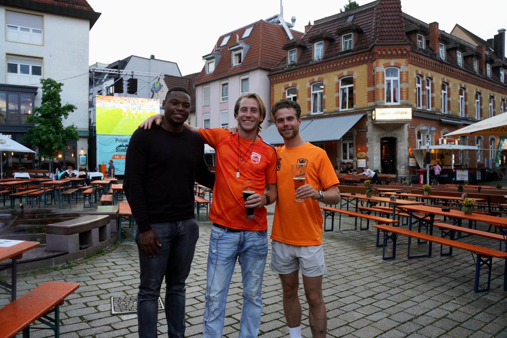 Drei Holländer in Sindelfingen: Kevin Emi, Victor van Dersten und Matthys Klaassen (von links). Das Trio tippte auf ein 3:1 für die Elftal.