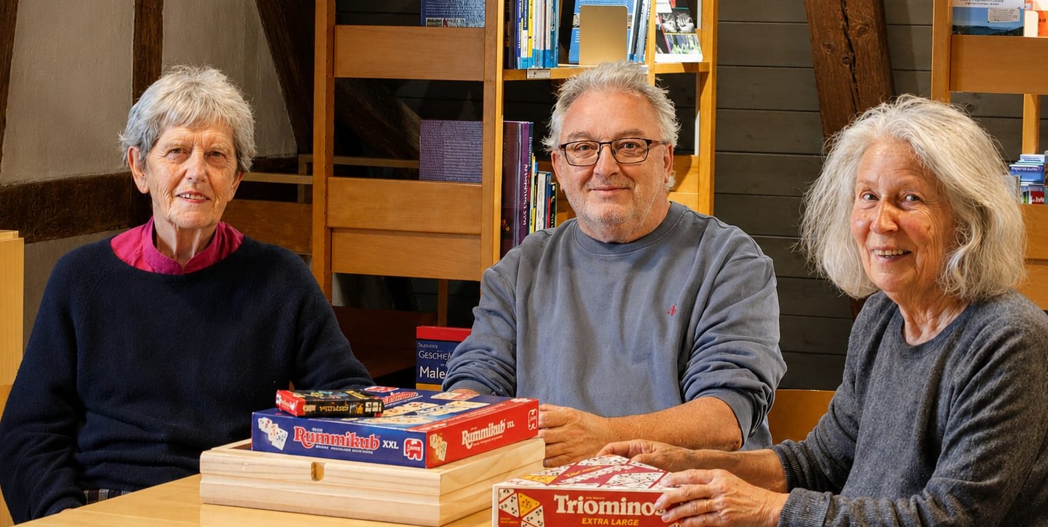 Sie kommen gerne zum Spieletreff: Christa Rößler, Uwe Behringer und Elke Schüle. (von links).